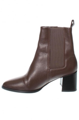 Botine de damă Calvin Klein, Mărime 37, Culoare Maro, Preț 413,99 Lei