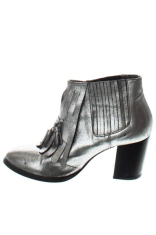 Damen Stiefeletten Heine, Größe 38, Farbe Silber, Preis 15,86 €