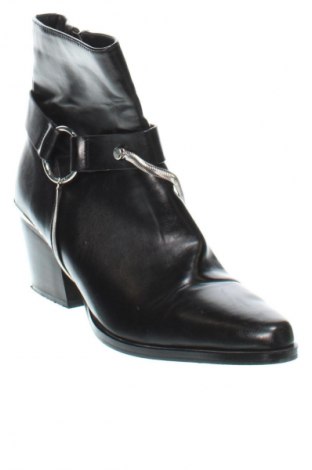 Botine de damă Reserved, Mărime 38, Culoare Negru, Preț 99,68 Lei