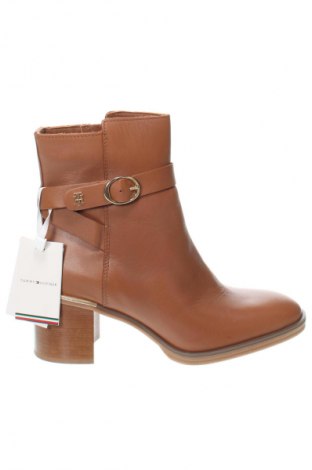 Botine de damă Tommy Hilfiger, Mărime 39, Culoare Maro, Preț 639,99 Lei