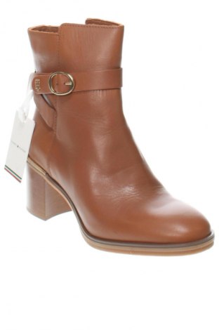 Botine de damă Tommy Hilfiger, Mărime 39, Culoare Maro, Preț 688,99 Lei