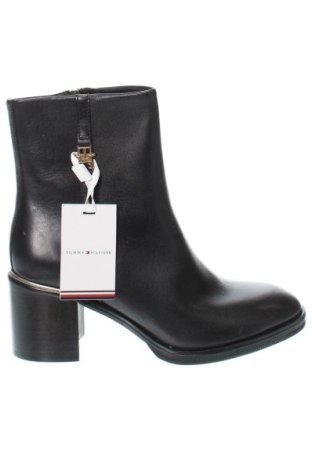 Botine de damă Tommy Hilfiger, Mărime 38, Culoare Negru, Preț 983,99 Lei