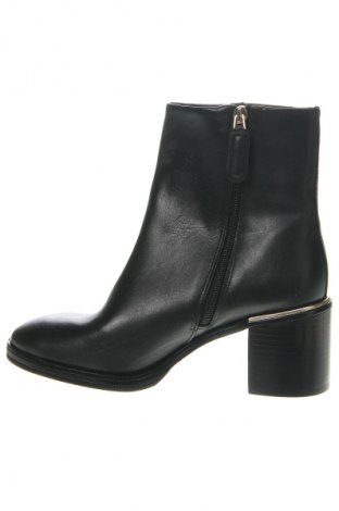 Botine de damă Tommy Hilfiger, Mărime 39, Culoare Negru, Preț 983,99 Lei