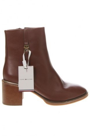 Botine de damă Tommy Hilfiger, Mărime 41, Culoare Maro, Preț 983,99 Lei