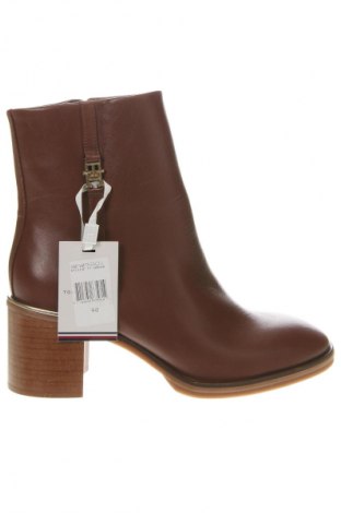 Damen Stiefeletten Tommy Hilfiger, Größe 40, Farbe Braun, Preis 145,99 €