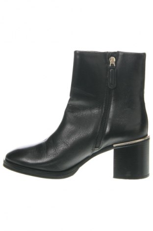 Botine de damă Tommy Hilfiger, Mărime 41, Culoare Negru, Preț 485,99 Lei