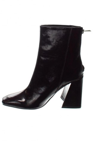 Botine de damă Zara, Mărime 39, Culoare Mov, Preț 104,59 Lei