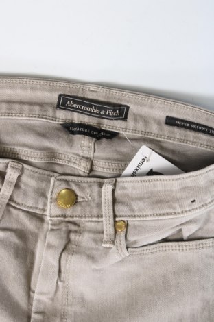 Γυναικείο Τζίν Abercrombie & Fitch, Μέγεθος S, Χρώμα Γκρί, Τιμή 3,99 €