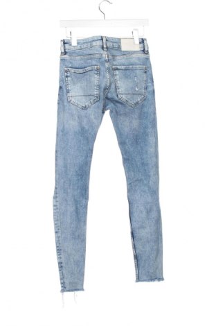 Damskie jeansy Bershka, Rozmiar XS, Kolor Niebieski, Cena 31,99 zł