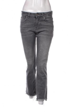 Damen Jeans District, Größe S, Farbe Grau, Preis 4,99 €