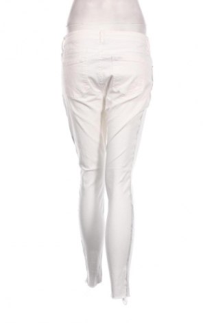 Damen Jeans Janina, Größe M, Farbe Weiß, Preis € 12,82