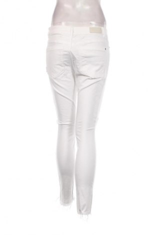 Damen Jeans Marc Cain, Größe M, Farbe Weiß, Preis 31,99 €