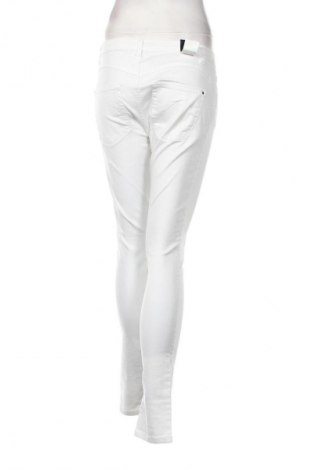 Damen Jeans Pieces, Größe M, Farbe Weiß, Preis € 39,00