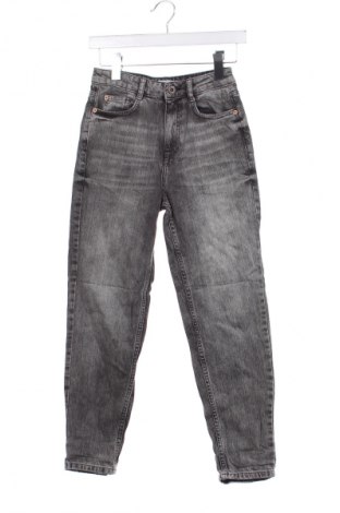 Damskie jeansy Pull&Bear, Rozmiar XXS, Kolor Szary, Cena 19,99 zł