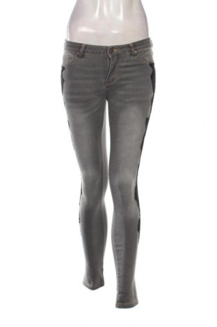 Damen Jeans Silvian Heach, Größe S, Farbe Grau, Preis € 7,99