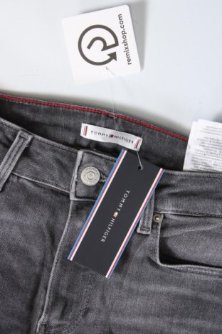 Damskie jeansy Tommy Hilfiger, Rozmiar S, Kolor Szary, Cena 414,99 zł