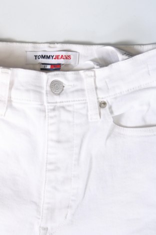 Дамски дънки Tommy Jeans, Размер XS, Цвят Бял, Цена 97,99 лв.