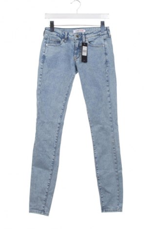 Damskie jeansy Tommy Jeans, Rozmiar S, Kolor Niebieski, Cena 204,99 zł