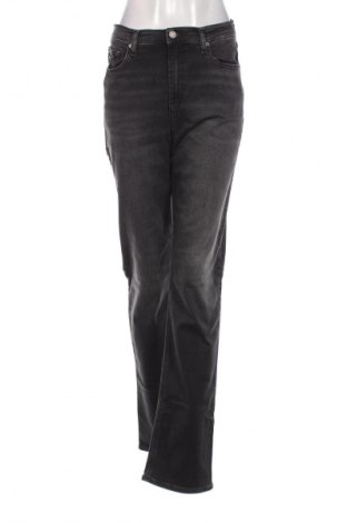 Dámske džínsy  Tommy Jeans, Veľkosť M, Farba Čierna, Cena  61,92 €