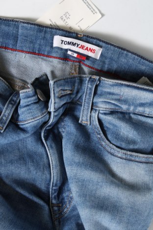 Дамски дънки Tommy Jeans, Размер M, Цвят Син, Цена 94,99 лв.