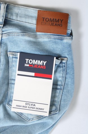 Dámské džíny  Tommy Jeans, Velikost S, Barva Modrá, Cena  1 745,00 Kč