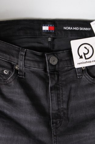 Dámske džínsy  Tommy Jeans, Veľkosť M, Farba Čierna, Cena  67,45 €