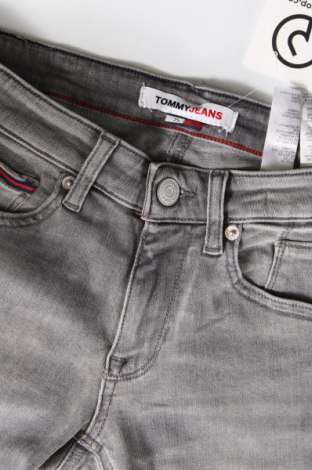 Damen Jeans Tommy Jeans, Größe XS, Farbe Grau, Preis 126,99 €