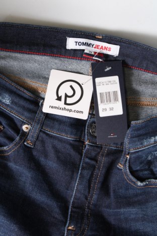 Дамски дънки Tommy Jeans, Размер S, Цвят Син, Цена 118,99 лв.