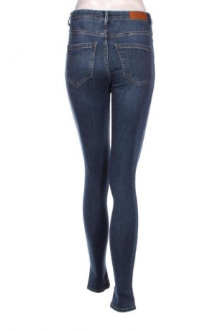 Damskie jeansy Vero Moda, Rozmiar S, Kolor Niebieski, Cena 19,99 zł