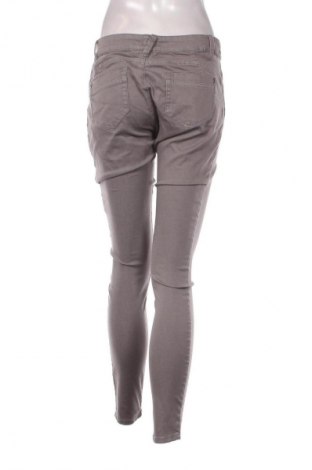 Damen Jeans Yessica, Größe M, Farbe Grau, Preis 3,49 €