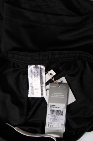 Pantaloni scurți de femei Adidas, Mărime M, Culoare Negru, Preț 355,26 Lei