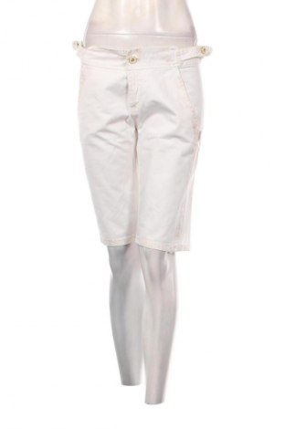 Дамски къс панталон Artigli, Размер L, Цвят Бял, Цена 27,36 лв.