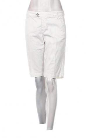 Дамски къс панталон Kocca, Размер L, Цвят Бял, Цена 31,20 лв.