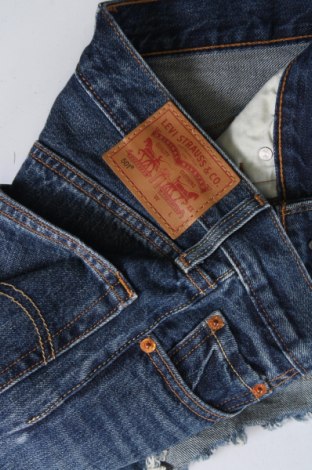 Дамски къс панталон Levi's, Размер XS, Цвят Син, Цена 45,00 лв.