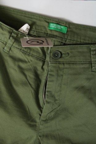 Pantaloni scurți de femei United Colors Of Benetton, Mărime S, Culoare Verde, Preț 50,99 Lei