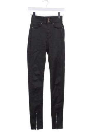 Γυναικείο παντελόνι δερμάτινο ONLY, Μέγεθος S, Χρώμα Μαύρο, Τιμή 12,78 €