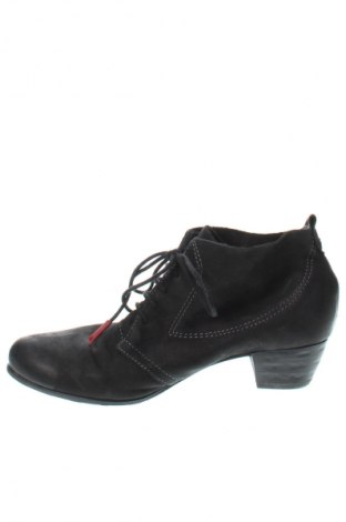 Дамски обувки Tamaris, Размер 38, Цвят Черен, Цена 33,48 лв.