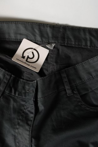 Pantaloni de femei, Mărime L, Culoare Gri, Preț 18,99 Lei