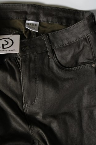 Damenhose, Größe S, Farbe Grün, Preis € 3,99