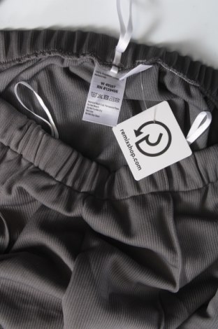 Damenhose, Größe M, Farbe Grau, Preis € 6,99