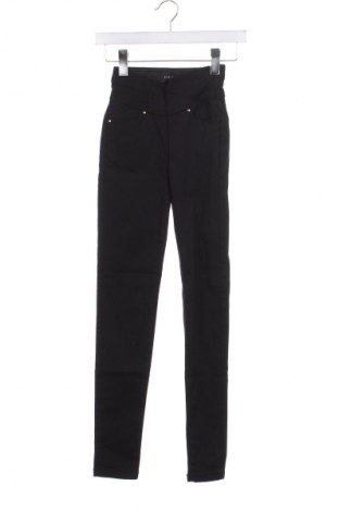 Дамски панталон Mohito, Размер XXS, Цвят Черен, Цена 15,66 лв.