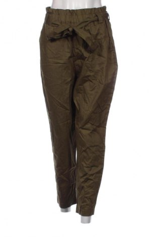 Γυναικείο παντελόνι Reserved, Μέγεθος M, Χρώμα Πράσινο, Τιμή 9,87 €