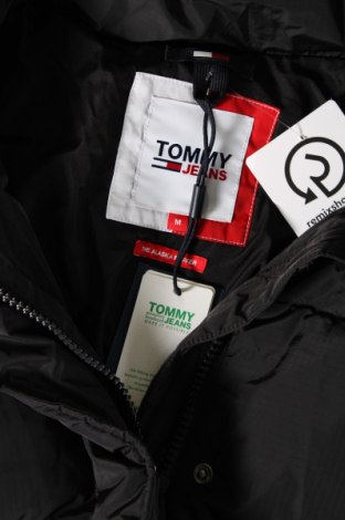 Дамско яке Tommy Jeans, Размер M, Цвят Черен, Цена 247,99 лв.