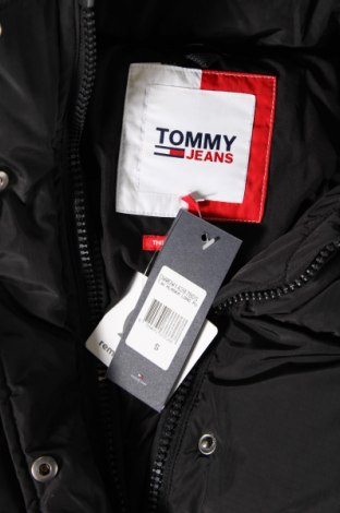 Дамско яке Tommy Jeans, Размер S, Цвят Черен, Цена 247,99 лв.