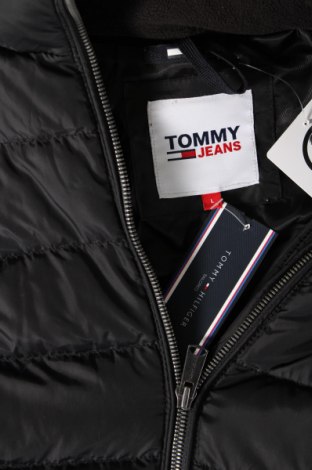 Дамско яке Tommy Jeans, Размер L, Цвят Черен, Цена 247,99 лв.