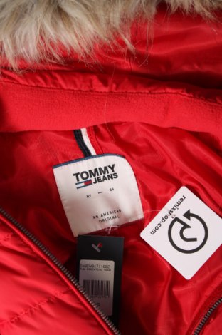 Дамско яке Tommy Jeans, Размер S, Цвят Червен, Цена 381,49 лв.