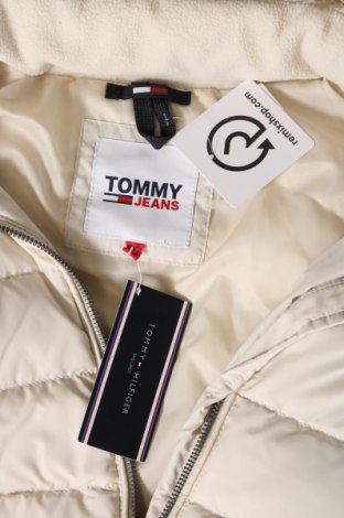 Γυναικείο μπουφάν Tommy Jeans, Μέγεθος XS, Χρώμα  Μπέζ, Τιμή 153,99 €