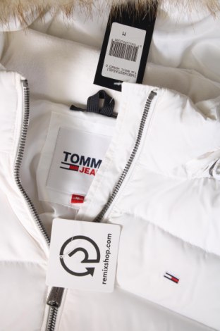 Γυναικείο μπουφάν Tommy Jeans, Μέγεθος M, Χρώμα Λευκό, Τιμή 235,99 €