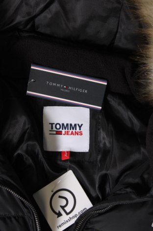 Дамско яке Tommy Jeans, Размер L, Цвят Черен, Цена 381,49 лв.