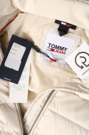 Дамско яке Tommy Jeans, Размер XS, Цвят Екрю, Цена 247,99 лв.